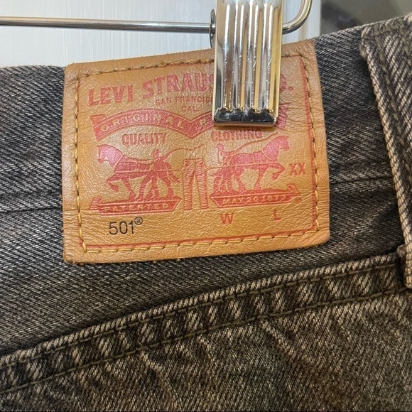 Levi's 501 Button Fly Cut Off Distressed‎ Jean Shorts Black Size 31 - Picture 5 of 9